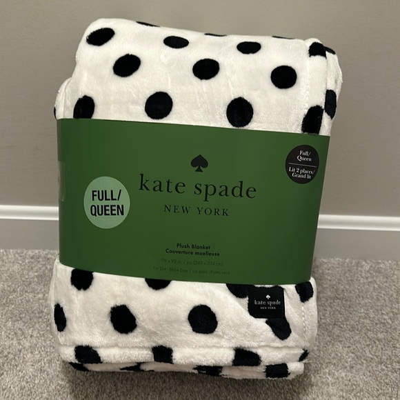 kate spade Other - NWT Kate Spade plush blanket Queen/Full dots RARE